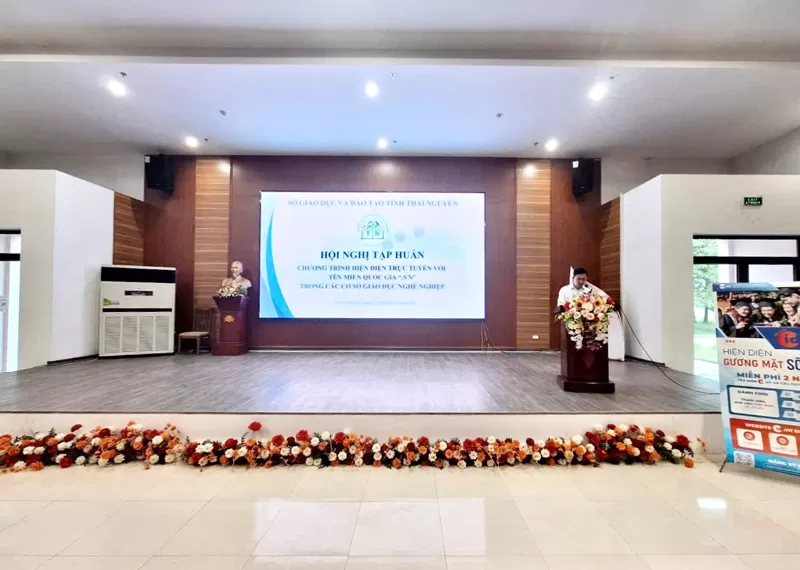 Web4s mang hành trang thương hiệu số đến HSSV Thái Nguyên