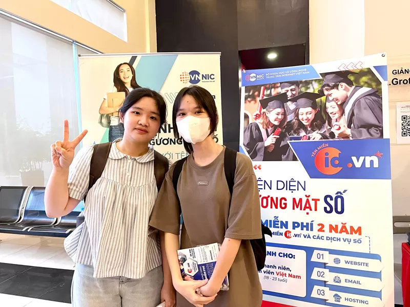 Web4s tặng 200 website miễn phí cho sinh viên Đại học Thăng Long