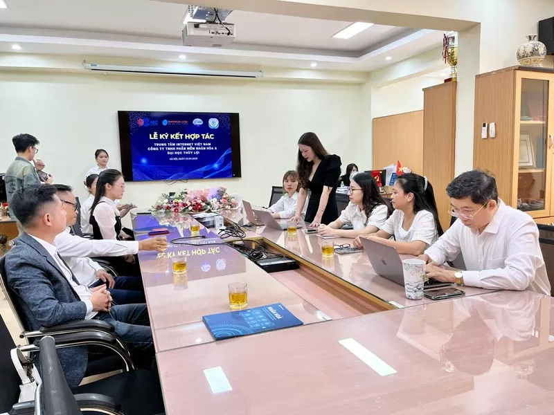 KÝ KẾT HỢP TÁC CHIẾN LƯỢC 3 BÊN: VNNIC - NHÂN HÒA - ĐẠI HỌC THỦY LỢI