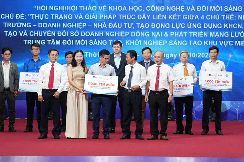 Web4s tham gia Techfest Đồng Nai 2025 và trao tặng 3.000 tên miền .VN
