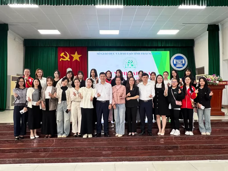 Web4s mang hành trang thương hiệu số đến HSSV Thái Nguyên